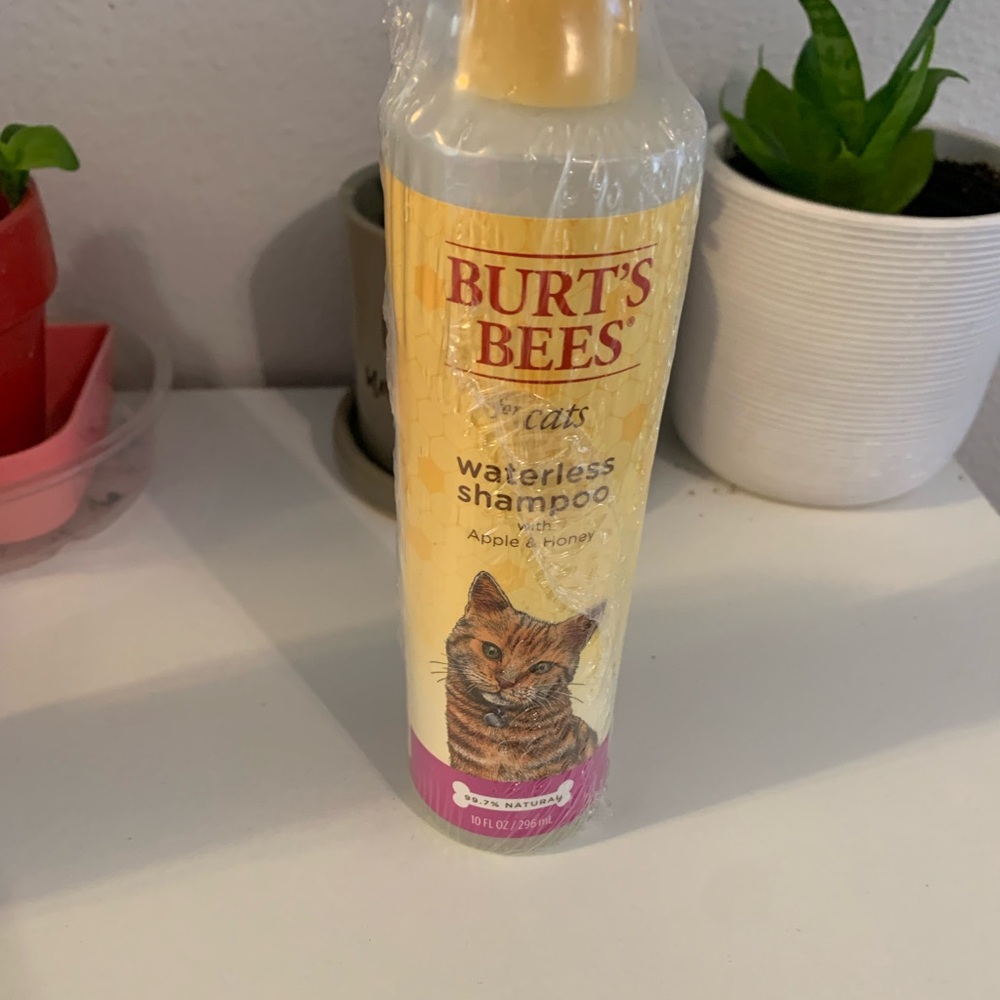 Burt's Bees Cat Waterless Shampoo